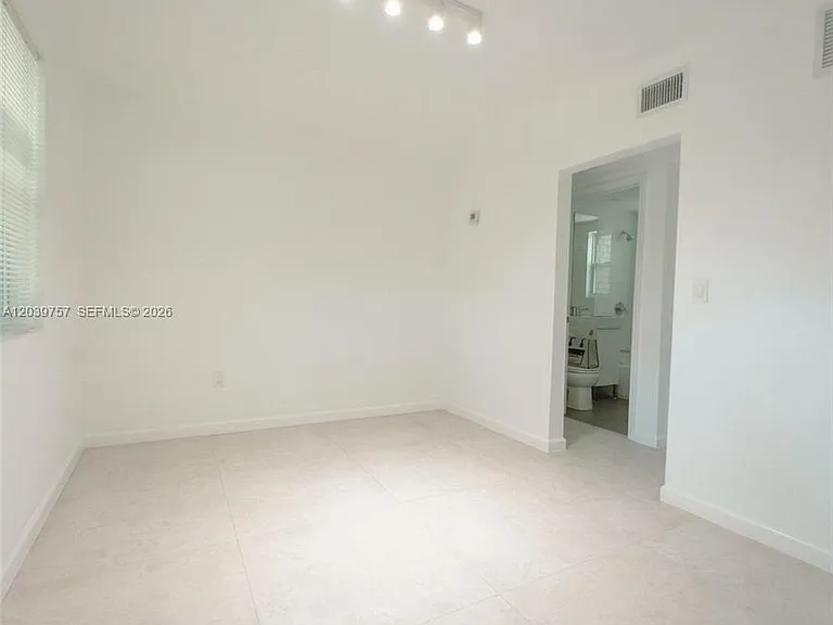 3676 Oak Ave #5 — Photo 11
