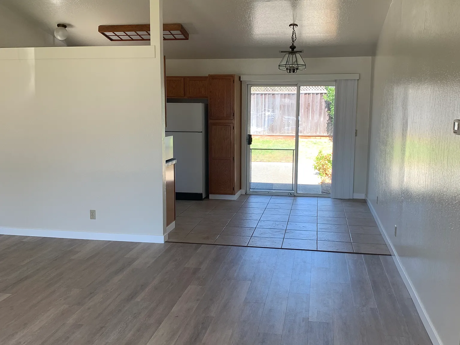 3 bed, 1370 sqft, $4,195 — Photo 3