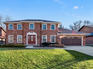 22W271 McCarron Rd, Glen Ellyn, IL 60137
