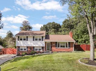 5633 Inverchapel Rd, Springfield, VA