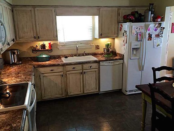 3rd image of 997 Culver Ln