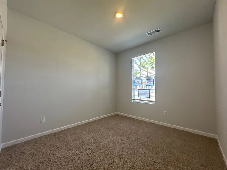 905 Highfield Way — Photo 3