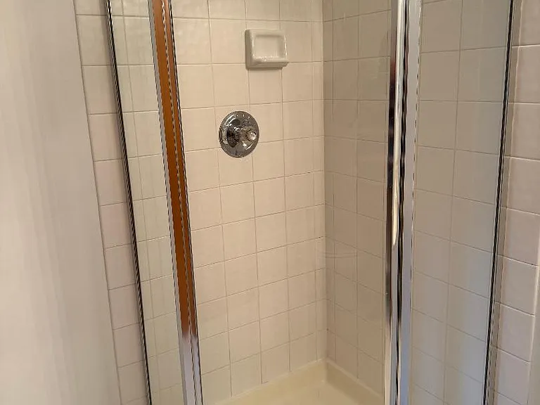 1004 N Columbia St — Photo 6