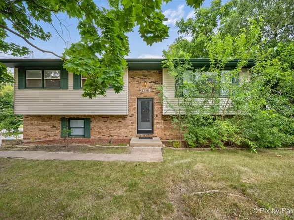 2614 Crystal Lake Rd, Cary, IL 60013