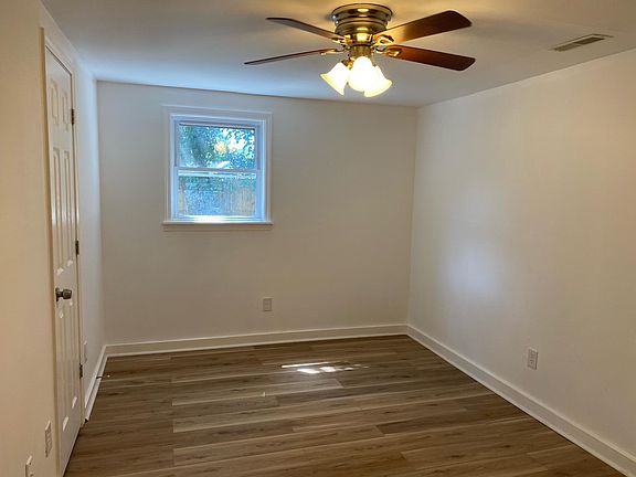 2nd image of 116 W Collins Ct