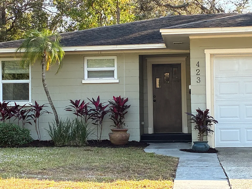 423 Wildwood Way