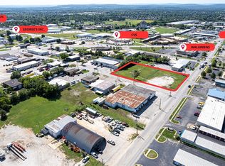 S Pleasant St, Springdale, AR 72764