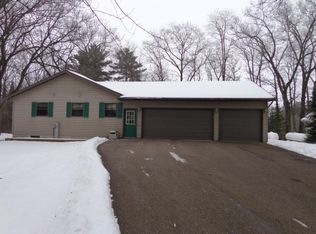 1414 Lake Dr, Rosholt, WI 54473