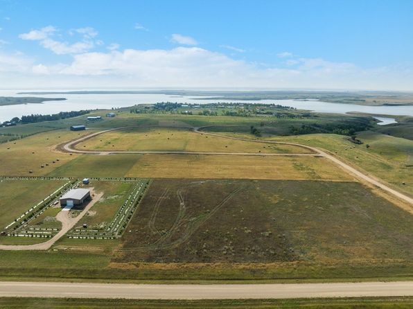4976 14th St NW, Garrison, ND 58540