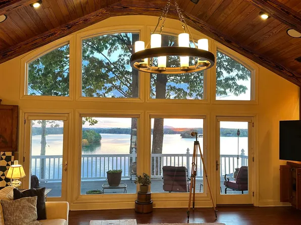 145 Lake Shore Dr, Union Hall, VA 24176