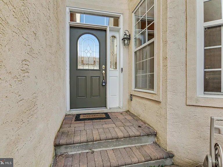 63 Old Barn Dr — Photo 36