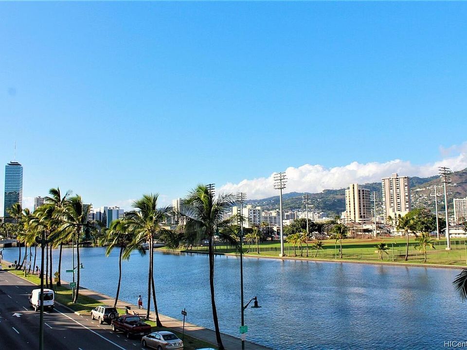 Ala Wai Canal and park