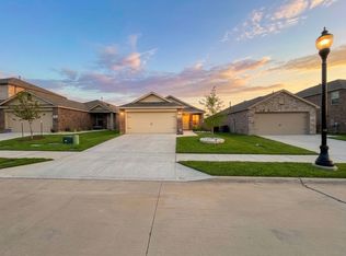 14033 Earlham St, Pilot Point, TX 76258