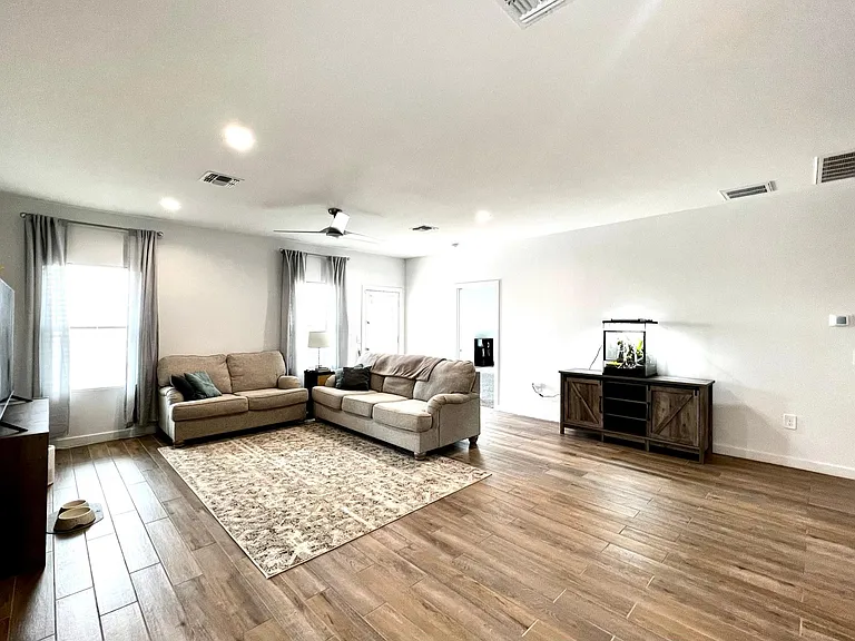 11104 S Weismann Dr — Photo 18
