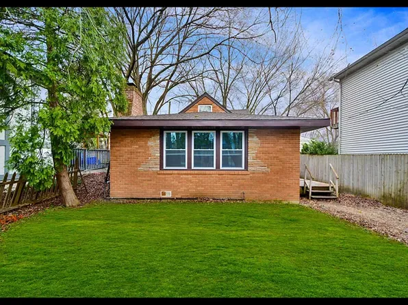 23519 N Field Rd, Lake Zurich, IL 60047