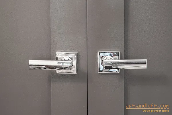 Sold by aptsandlofts.com | media 47