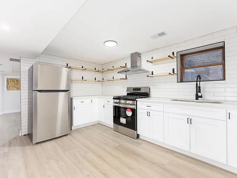 4819 W Barry Ave #1G — Photo 10