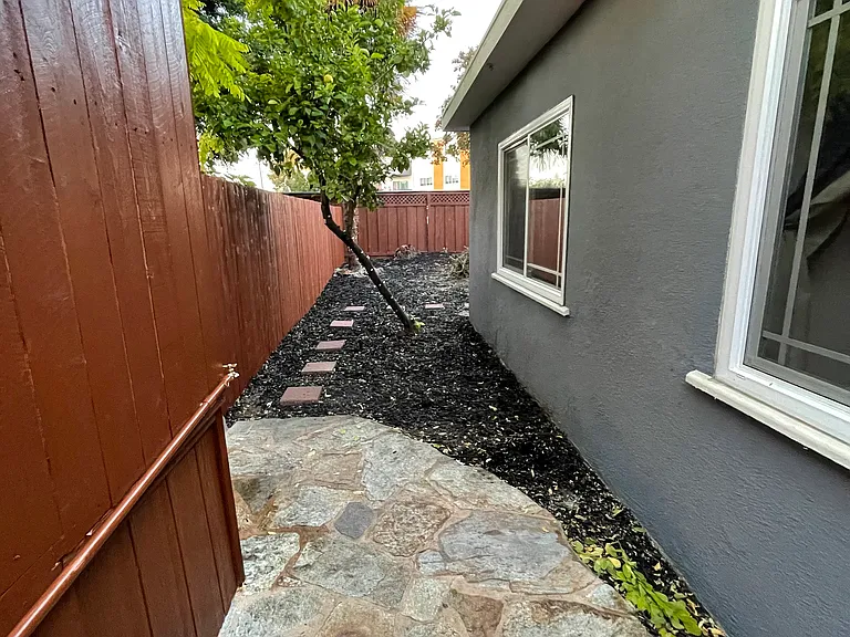 2224 Estabrook Cir #B — Photo 8