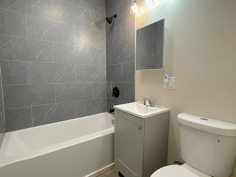 541 Church St #3 — Photo 8