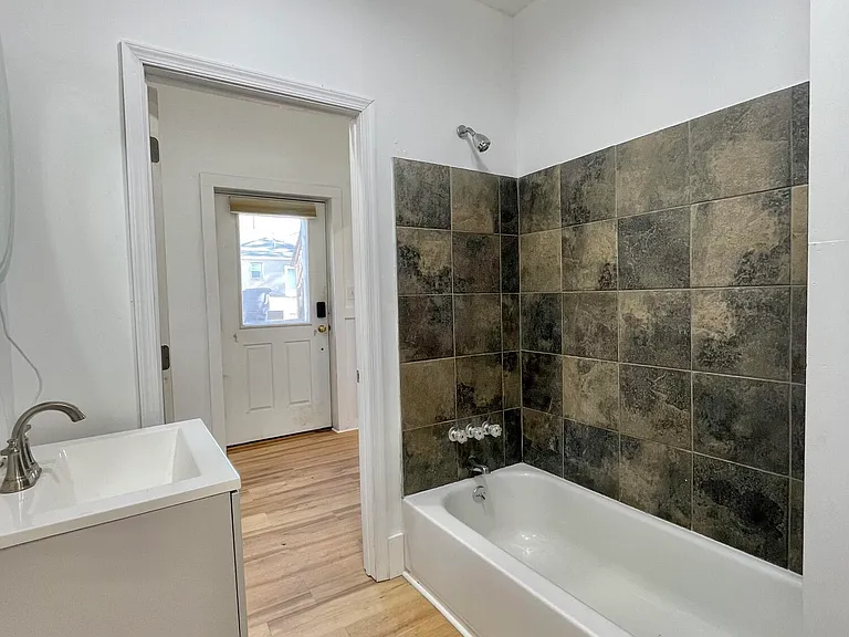 1028 N Webster Ave #1 — Photo 20