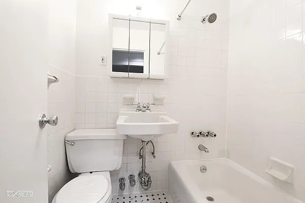 Rented by Citi Habitats | media 14