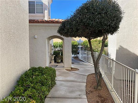 4th image of 1600 Davilla St Unit 201