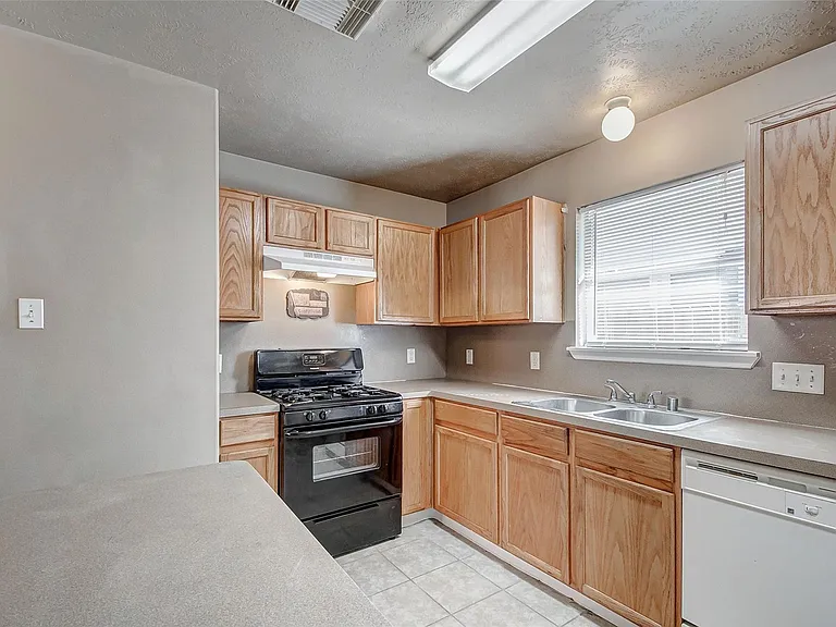 3906 Portman Glen Ln — Photo 12