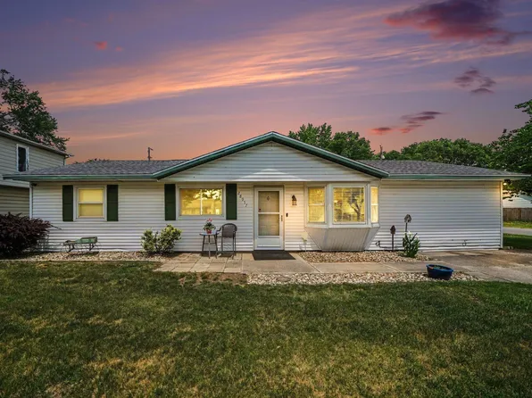 28957 Driftwood Dr, Elkhart, IN 46516