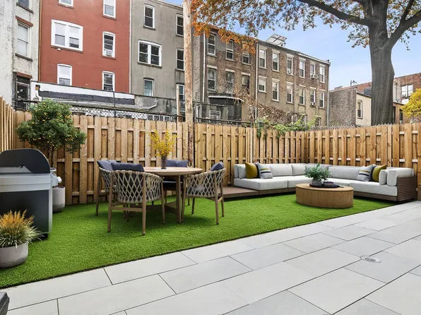 1370 Dean Street image 10 of 12