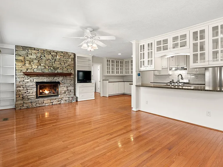 119 W Chippendale Dr — Photo 22