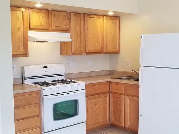 5th image of 2722 Pierpont Blvd