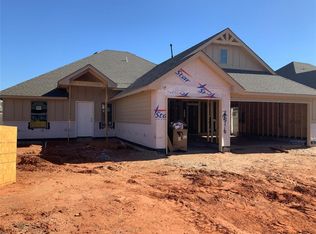 4516 Hambletonian Ln, Mustang, OK 73064