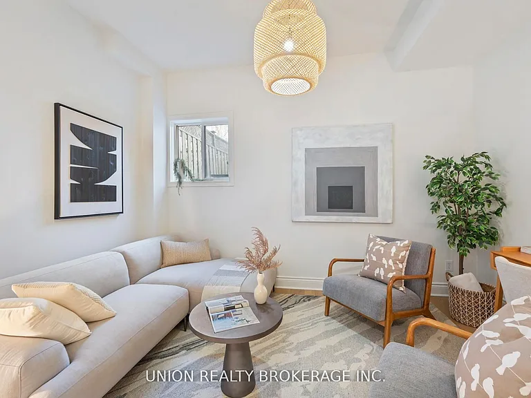 59D Woodbine Ave — Photo 35