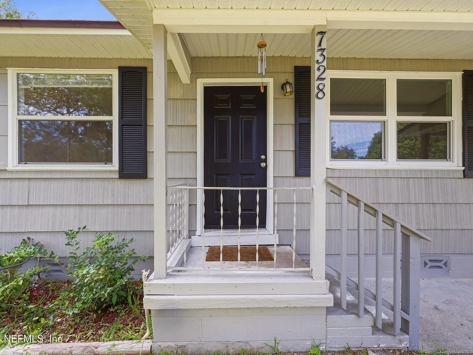 4 bed, 2.0 bath, 1337 sqft, $1,900 — Photo 2