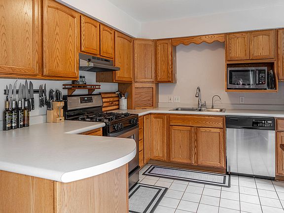 4th image of 1371 Hazelwood Dr