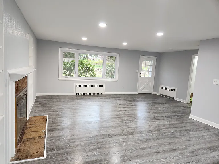 1751 S Main St — Photo 4
