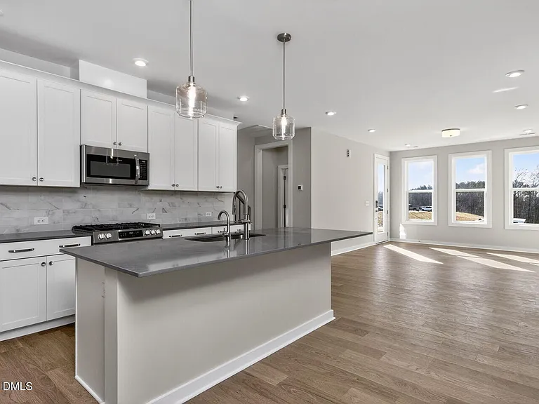 85 Parkland Dr — Photo 7