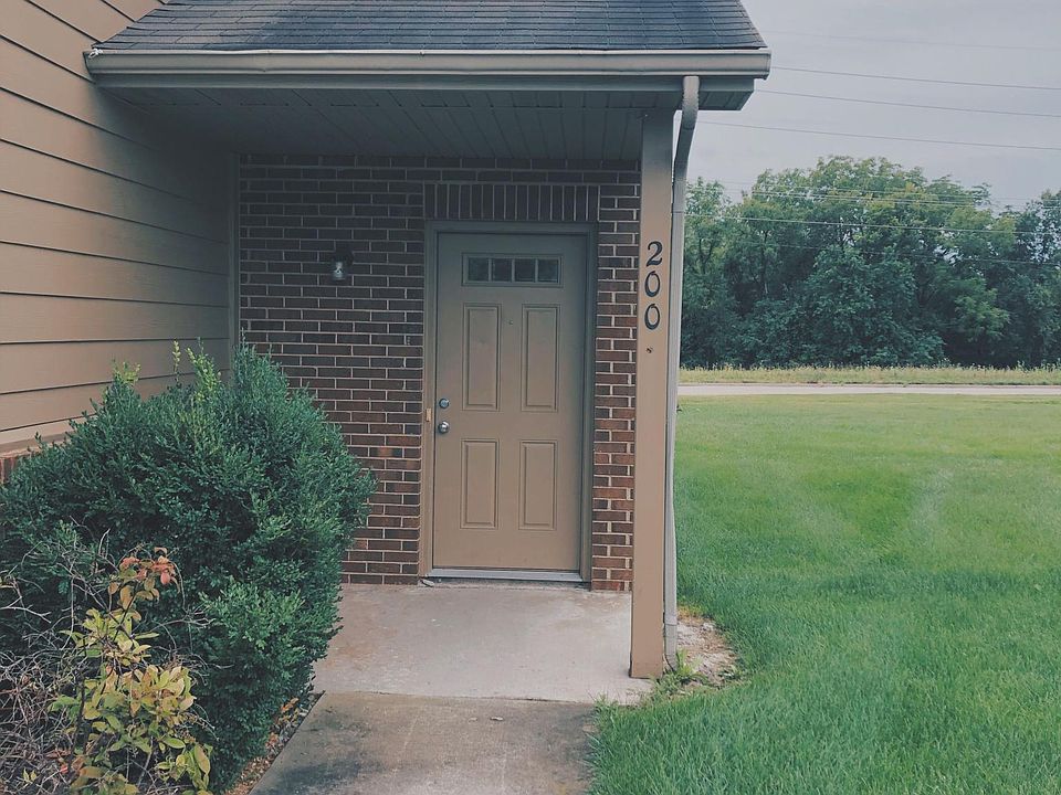 1st image of 200 Dillon Dr