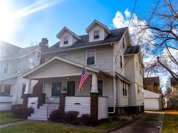 352 Hillwood Dr, Akron, OH 44320