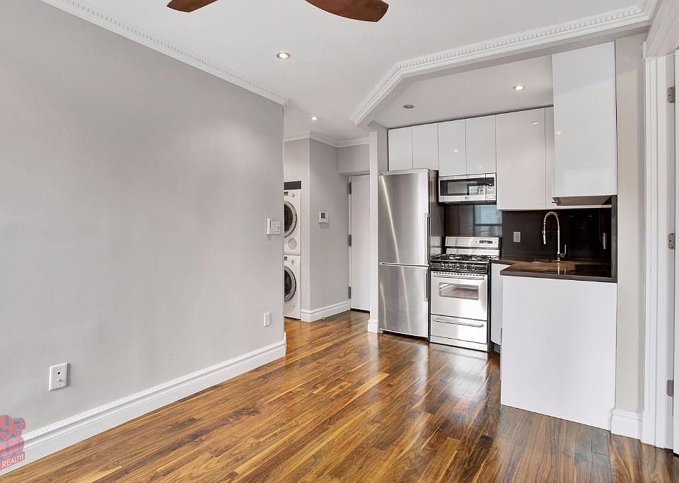 1st image of 1590 Lexington Ave APT 18