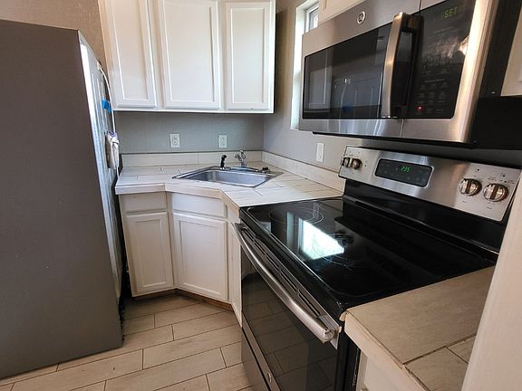 5th image of 1409 E 19th St #1/2