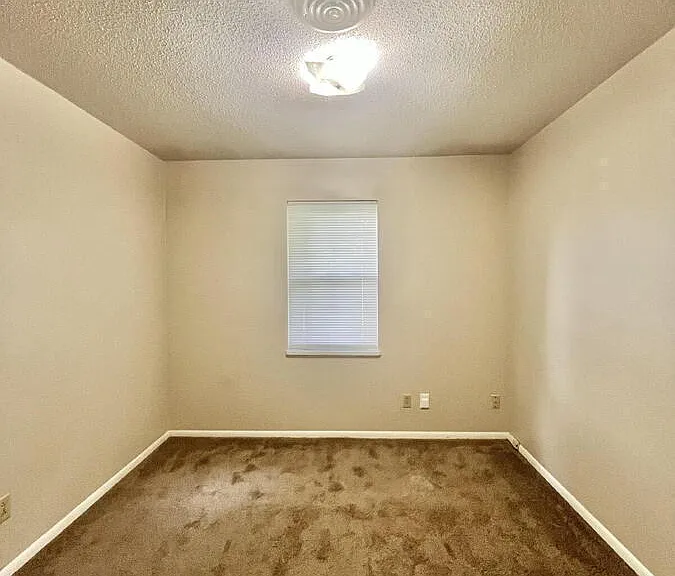 109 N West Ln — Photo 21