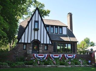 2251 Glenview Rd, Glenview, IL 60025