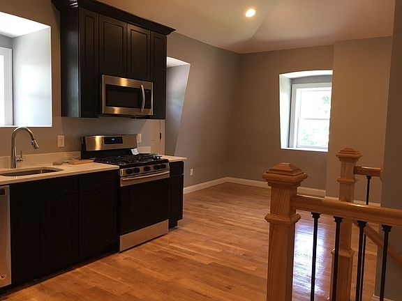 2nd image of 17 Alpine St #2