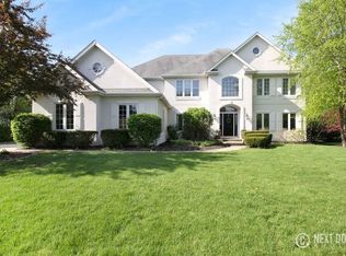 39W847 N Robert Frost Cir, St Charles, IL 60175