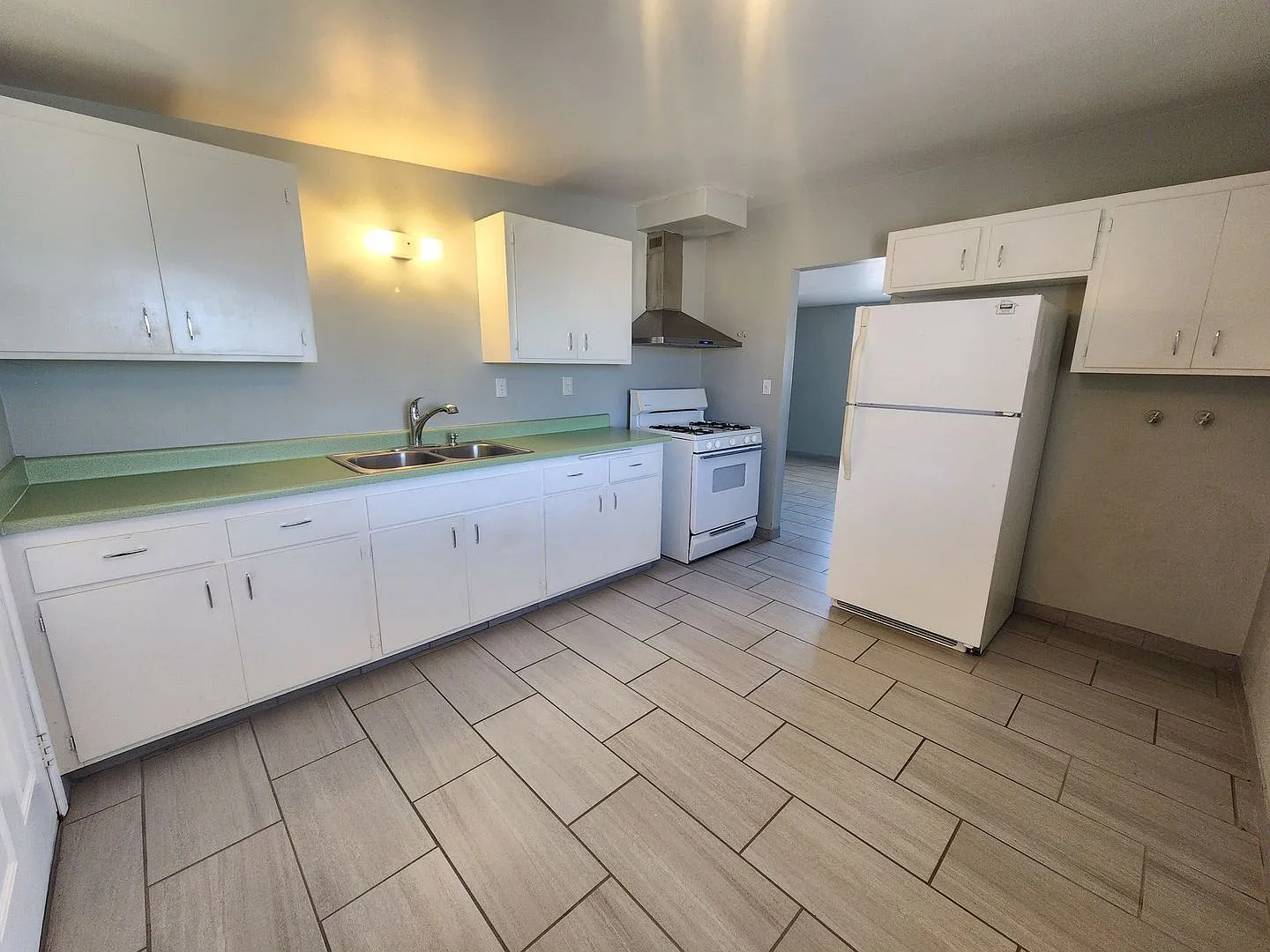 2 bedroom with Spectacular Views — Photo 4