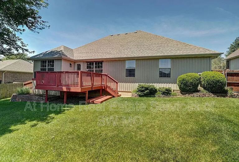 122 W Sandalwood Ln — Photo 16