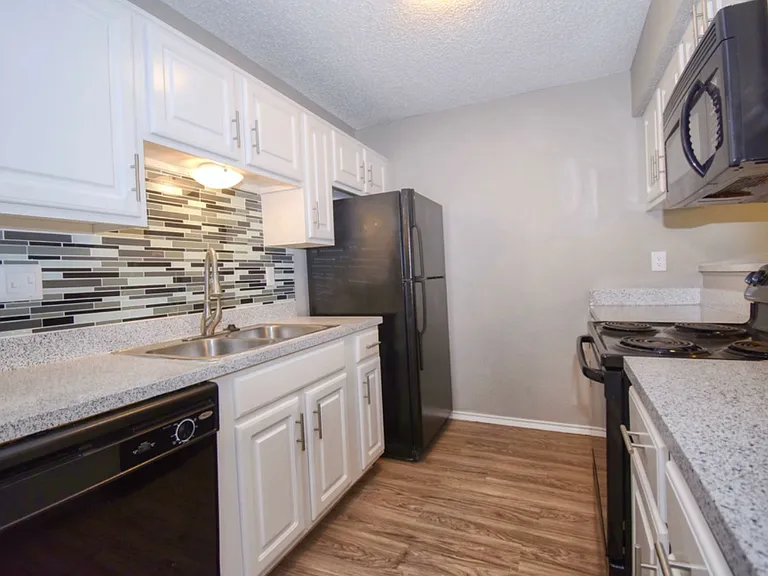 Trinity Pines Apartments — Photo 7