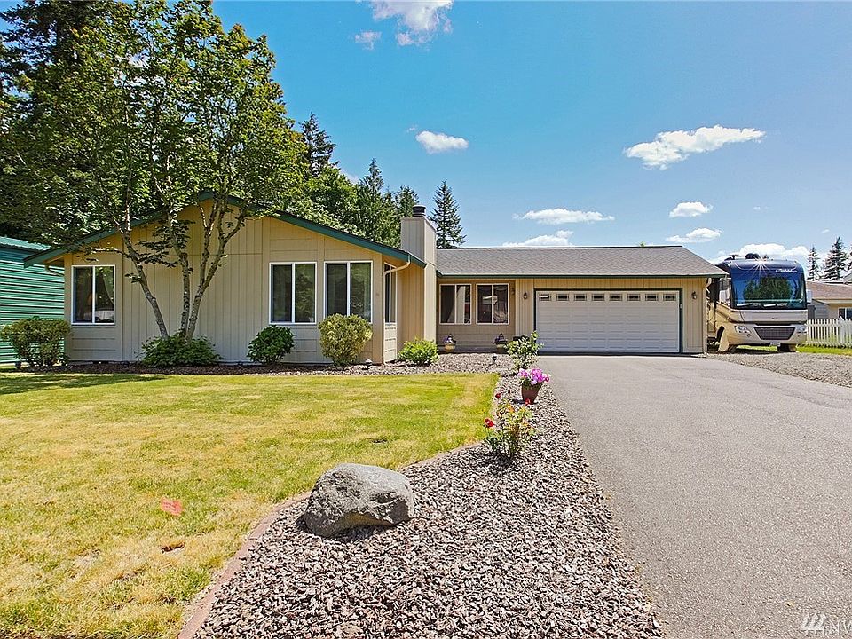 1st image of 3320 SE Carmae Dr