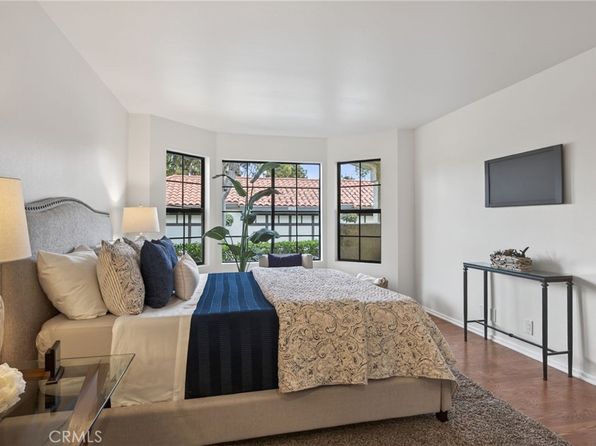 2 beds, 2 baths, 1,368 sqft house for sale in Oxnard, CA photo 33